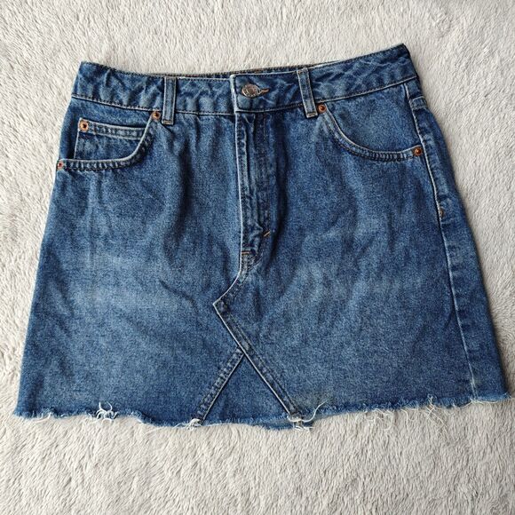 Topshop Dresses & Skirts - Topshop Moto Denim Mini Skirt Women's 6 Zip Up Mid Wash Blue Raw Hem Y2K 90s